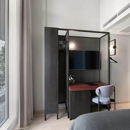 Clarion 4*