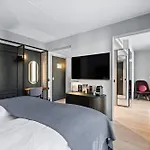 Clarion 4*